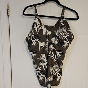 XXL Plus Size Womens Swimsuit Top Brand New La Vie Rose